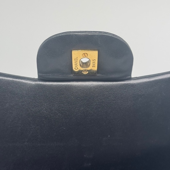 SOLD
Chanel Classic Maxi Double Flap Shoulder Bag (2012) - Picture 7 of 15